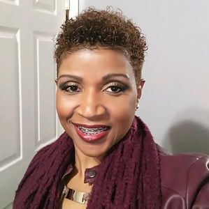 Meet your Posher, Debra